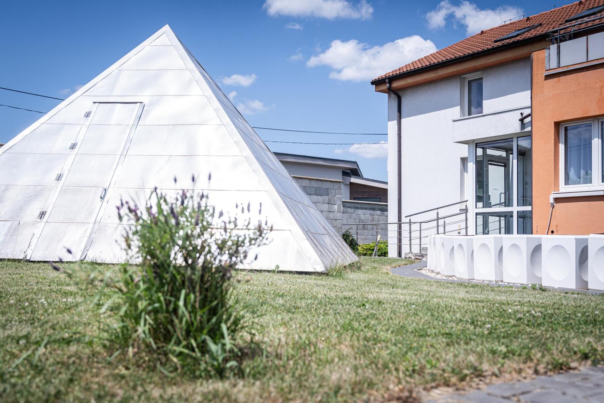 Apartments By Pyramid - Michal Pressburg Exterior foto